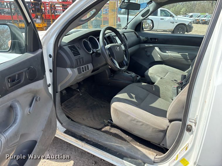 image for item OB9507 2014 Toyota Tacoma pickup truck