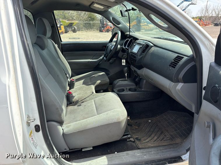 image for item OB9507 2014 Toyota Tacoma pickup truck