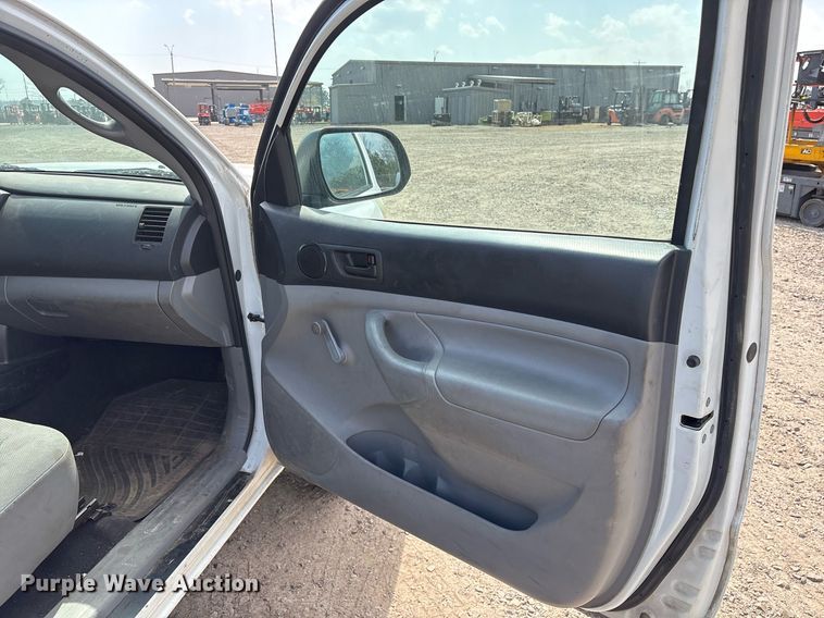 image for item OB9507 2014 Toyota Tacoma pickup truck