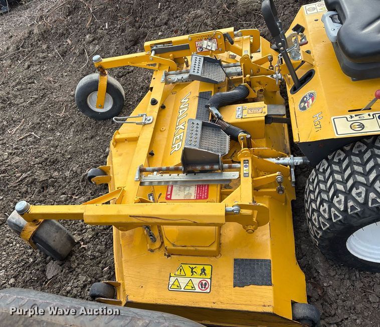 image for item OB9538 2018 Walker MH37I-16 ZTR lawn mower