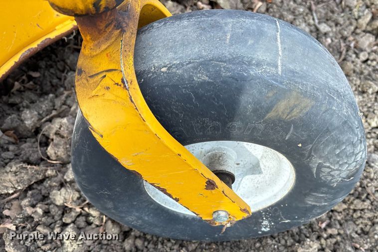 image for item OB9538 2018 Walker MH37I-16 ZTR lawn mower