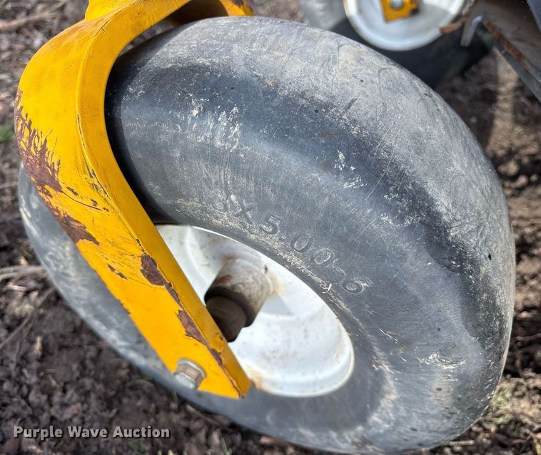 image for item OB9538 2018 Walker MH37I-16 ZTR lawn mower