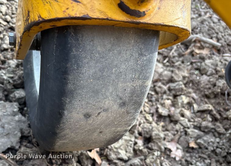 image for item OB9538 2018 Walker MH37I-16 ZTR lawn mower