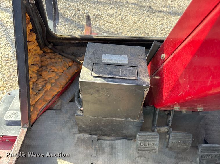 image for item OB9545 1999 Toro Groundsmaster 580-D lawn mower