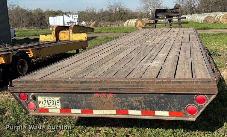 image for item OB9561 2007 Elite Trailers Gooseneck Float flatbed trailer