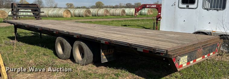 image for item OB9561 2007 Elite Trailers Gooseneck Float flatbed trailer