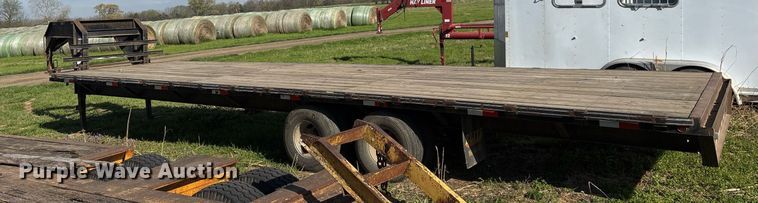 image for item OB9561 2007 Elite Trailers Gooseneck Float flatbed trailer