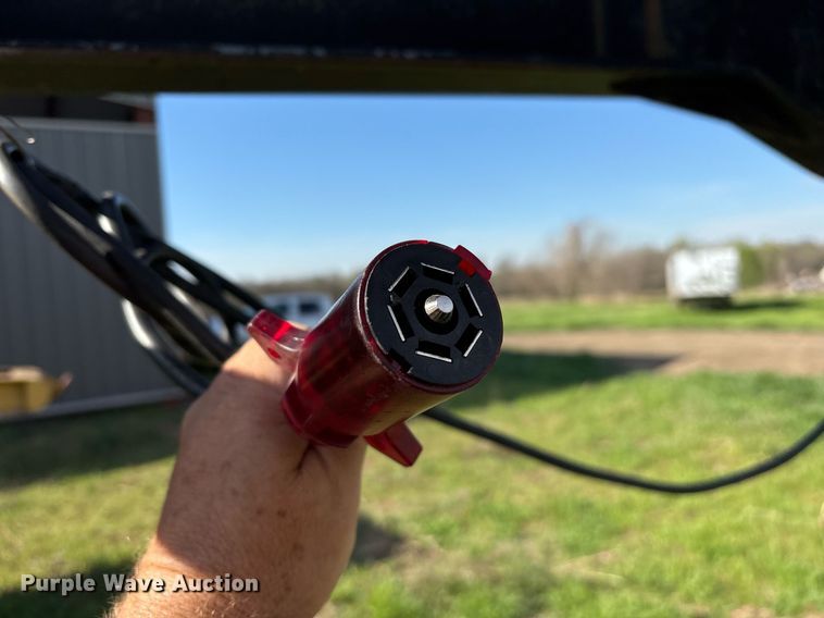 image for item OB9561 2007 Elite Trailers Gooseneck Float flatbed trailer