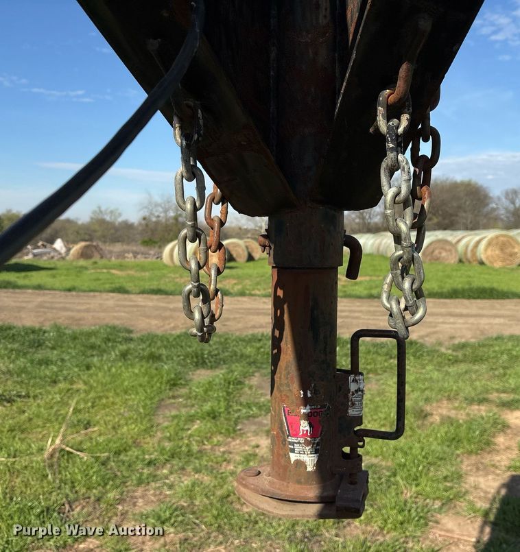 image for item OB9561 2007 Elite Trailers Gooseneck Float flatbed trailer