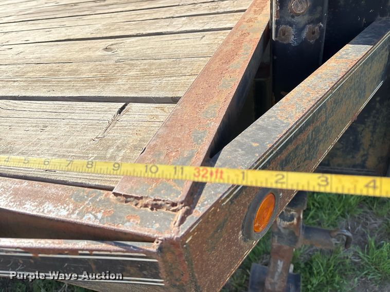 image for item OB9561 2007 Elite Trailers Gooseneck Float flatbed trailer