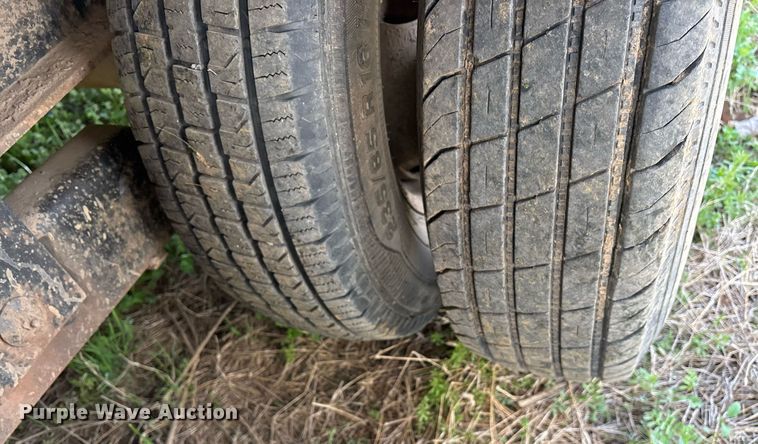 image for item OB9561 2007 Elite Trailers Gooseneck Float flatbed trailer