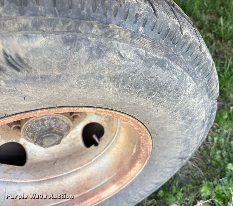 image for item OB9561 2007 Elite Trailers Gooseneck Float flatbed trailer