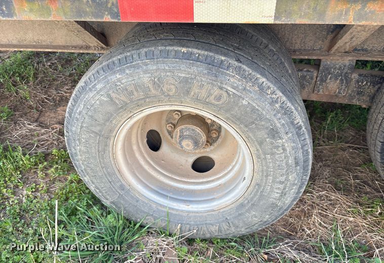 image for item OB9561 2007 Elite Trailers Gooseneck Float flatbed trailer