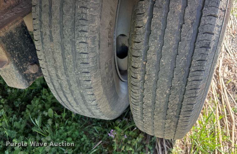 image for item OB9561 2007 Elite Trailers Gooseneck Float flatbed trailer