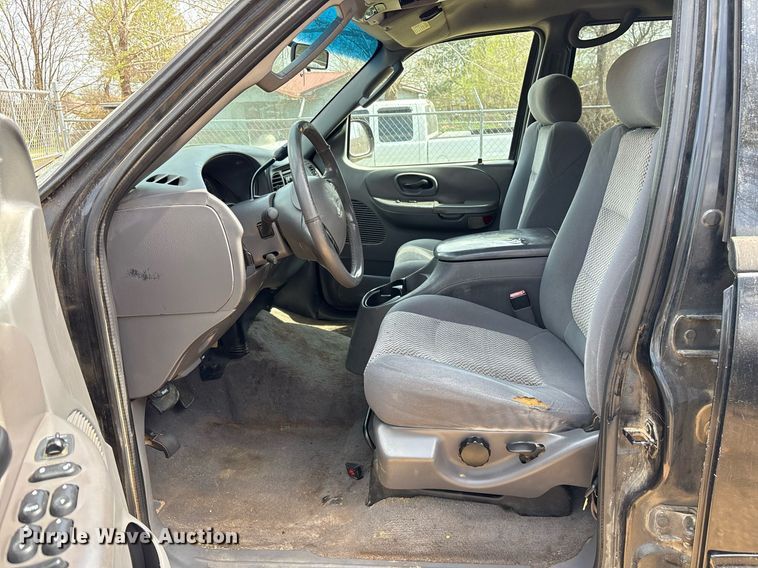 image for item OB9593 2003 Ford F150 Super Crew pickup truck