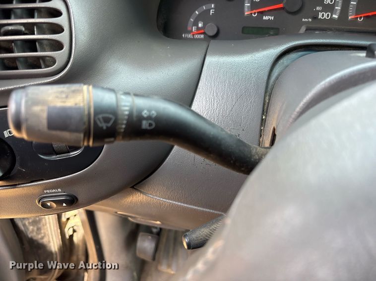 image for item OB9593 2003 Ford F150 Super Crew pickup truck