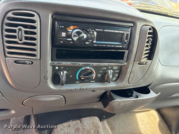 image for item OB9593 2003 Ford F150 Super Crew pickup truck