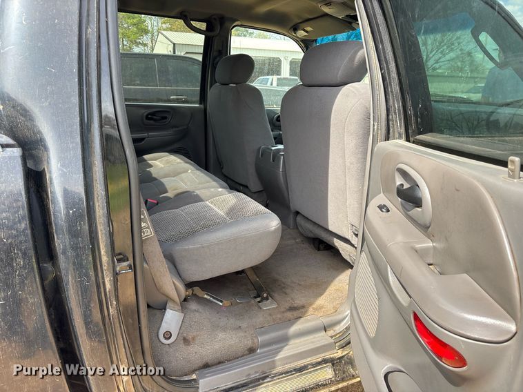 image for item OB9593 2003 Ford F150 Super Crew pickup truck