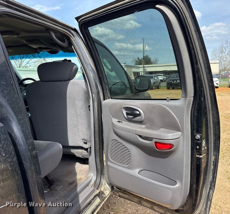 image for item OB9593 2003 Ford F150 Super Crew pickup truck