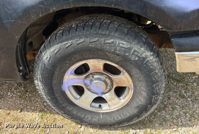 image for item OB9593 2003 Ford F150 Super Crew pickup truck