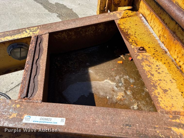 image for item OG9823 2008 Belshe  DT255 equipment trailer