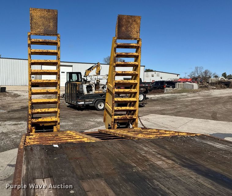 image for item OG9823 2008 Belshe  DT255 equipment trailer