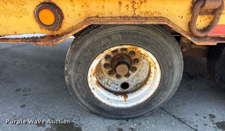 image for item OG9823 2008 Belshe  DT255 equipment trailer