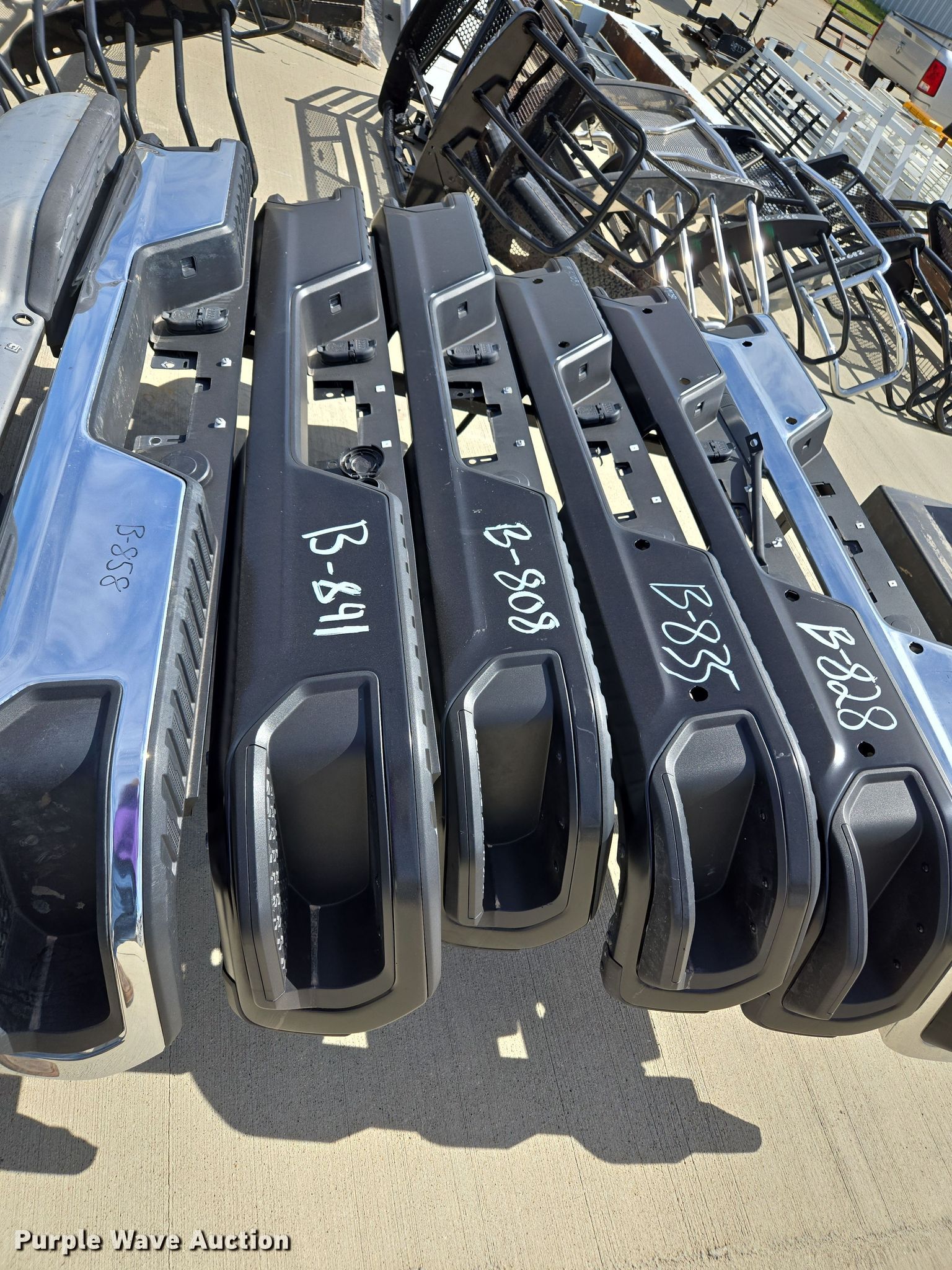 (9) pickup truck rear bumpers in Grand Prairie, TX | Item EL5622 sold