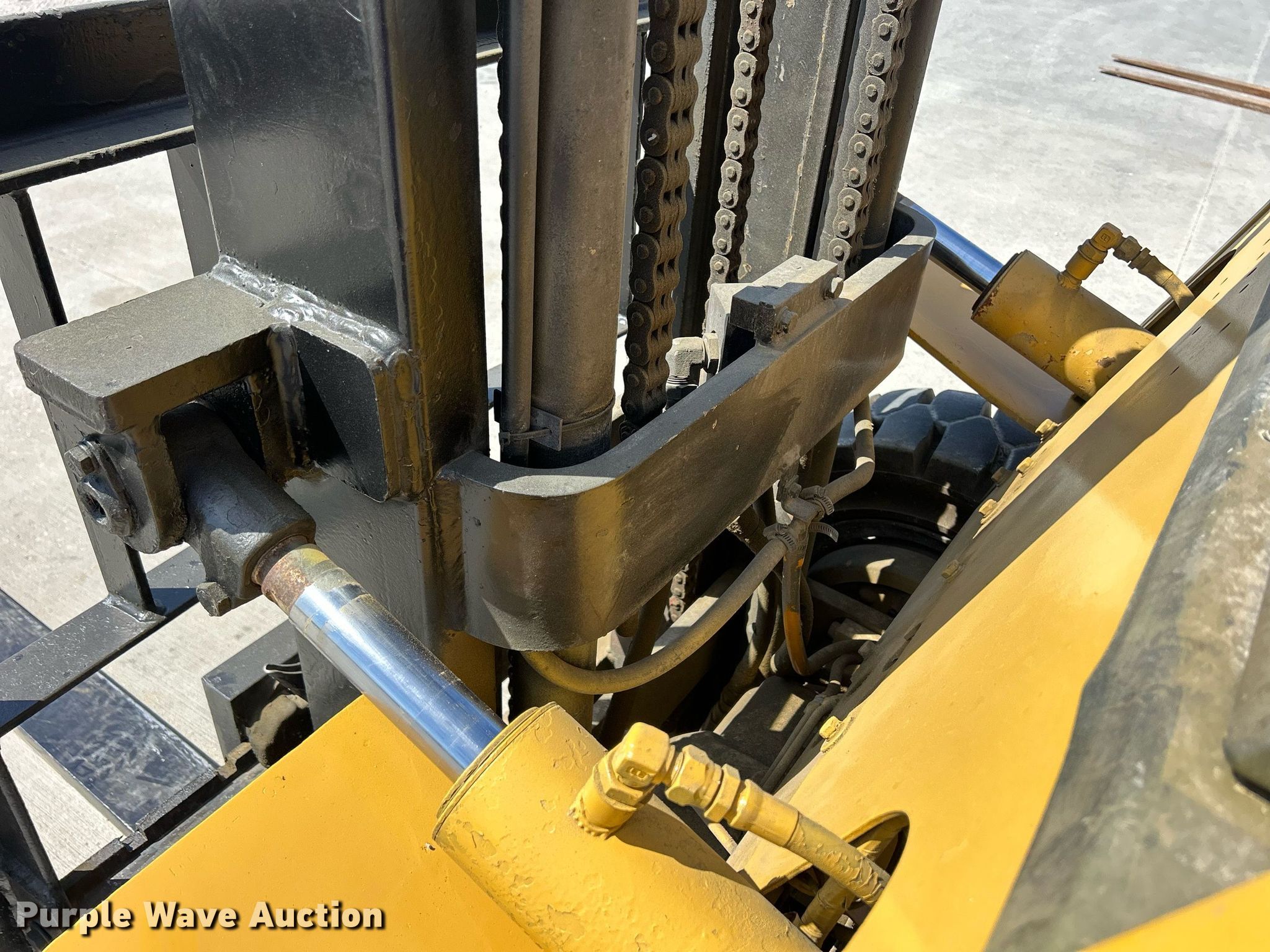 Komatsu FG40Z-4 forklift in Moberly, MO | Item ND9411 sold