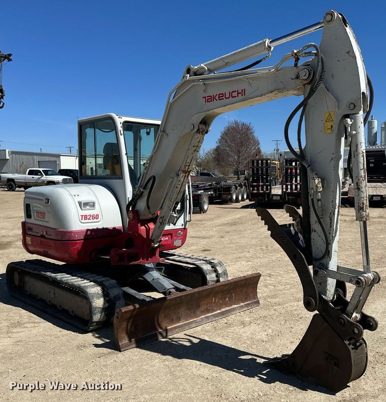 image for item DF8467 2014 Takeuchi TB260 mini excavator