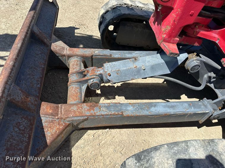 image for item DF8467 2014 Takeuchi TB260 mini excavator