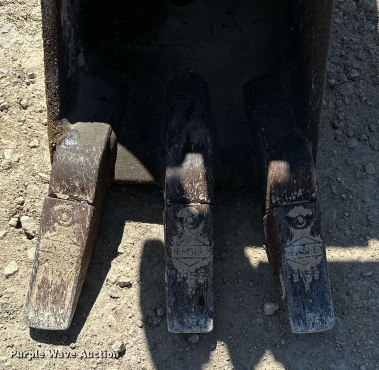 image for item DF8467 2014 Takeuchi TB260 mini excavator