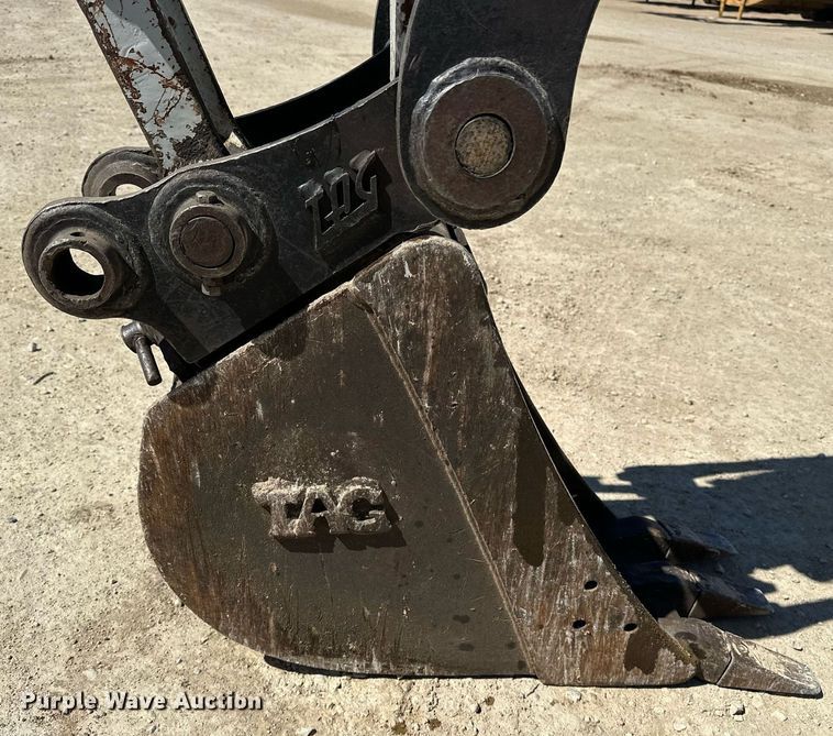 image for item DF8467 2014 Takeuchi TB260 mini excavator