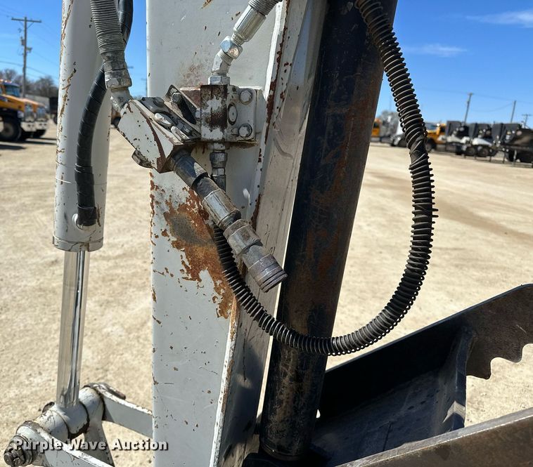 image for item DF8467 2014 Takeuchi TB260 mini excavator