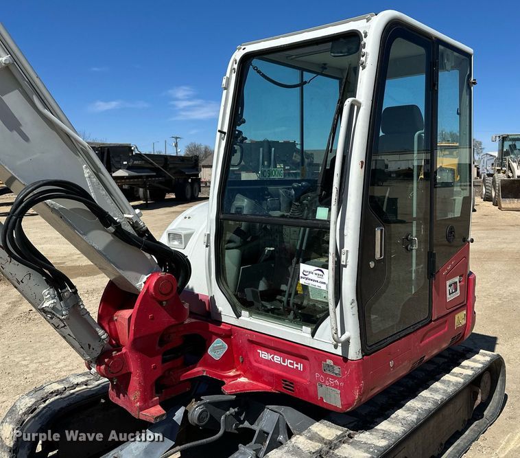 image for item DF8467 2014 Takeuchi TB260 mini excavator