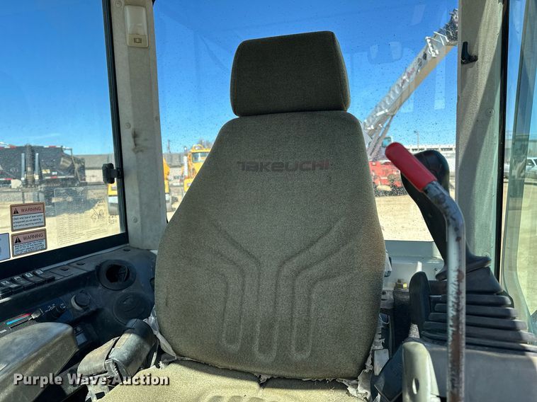 image for item DF8467 2014 Takeuchi TB260 mini excavator