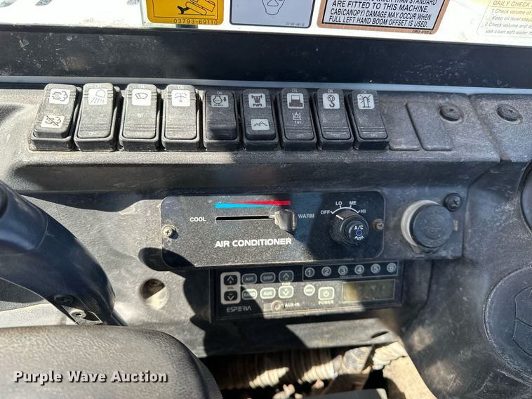 image for item DF8467 2014 Takeuchi TB260 mini excavator