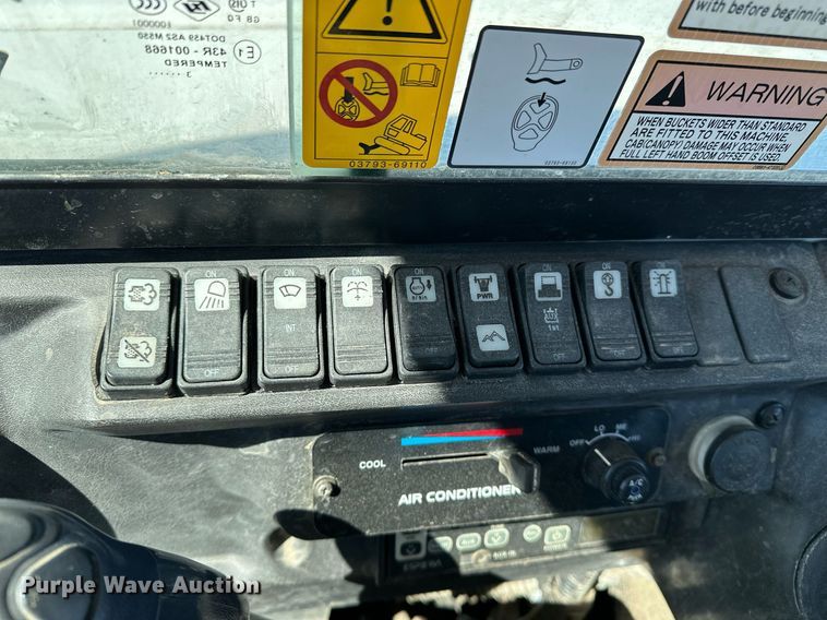 image for item DF8467 2014 Takeuchi TB260 mini excavator