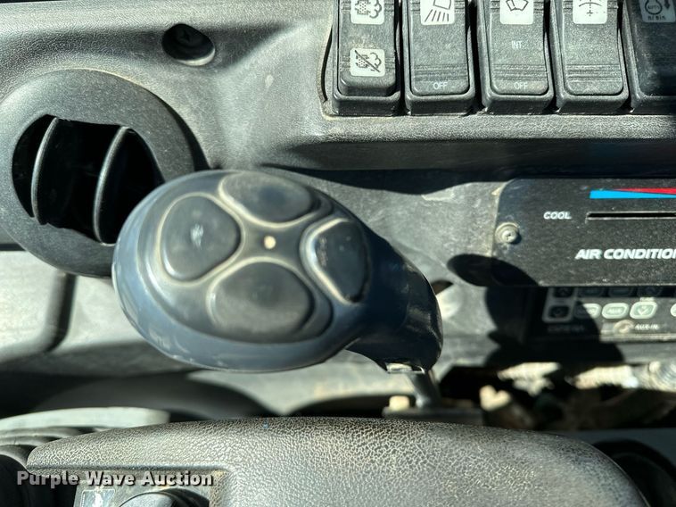 image for item DF8467 2014 Takeuchi TB260 mini excavator