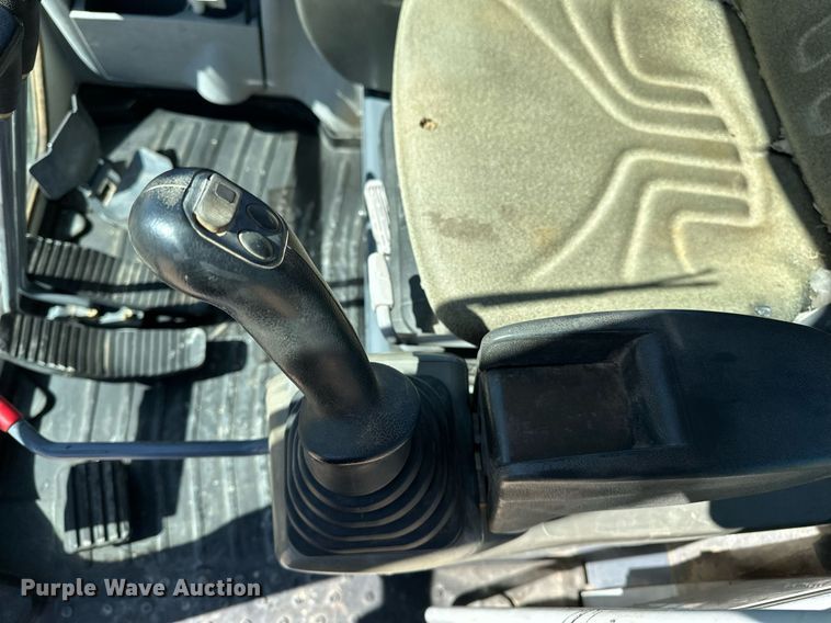 image for item DF8467 2014 Takeuchi TB260 mini excavator