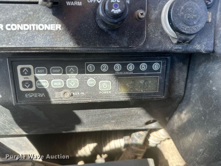 image for item DF8467 2014 Takeuchi TB260 mini excavator