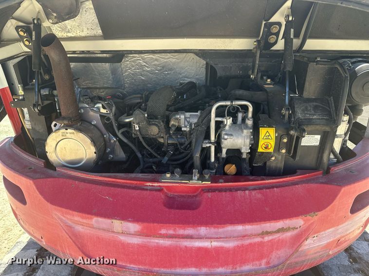 image for item DF8467 2014 Takeuchi TB260 mini excavator