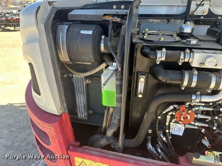 image for item DF8467 2014 Takeuchi TB260 mini excavator