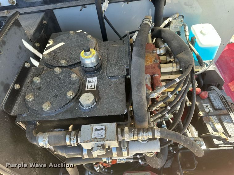 image for item DF8467 2014 Takeuchi TB260 mini excavator