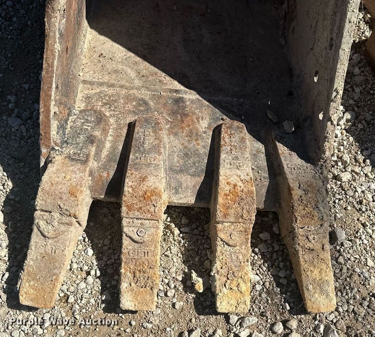 image for item DF8467 2014 Takeuchi TB260 mini excavator