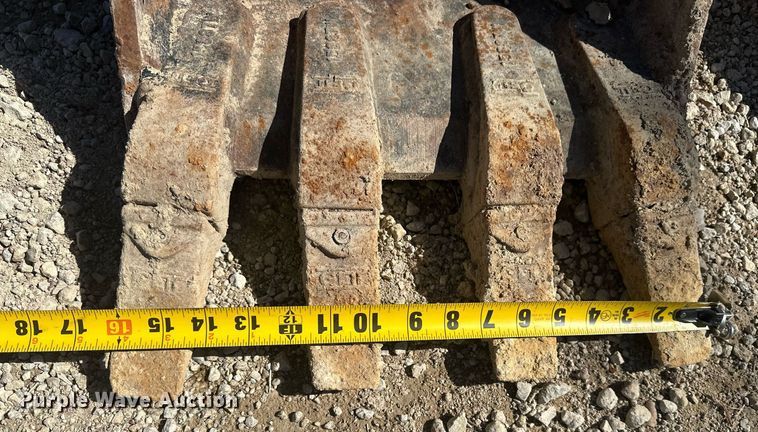 image for item DF8467 2014 Takeuchi TB260 mini excavator