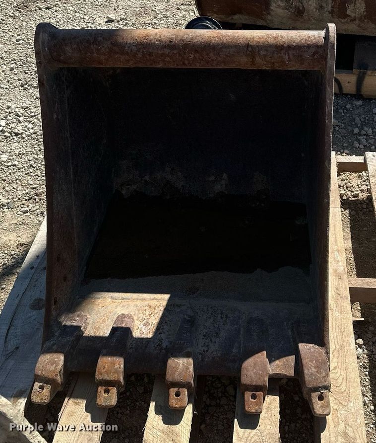 image for item DF8467 2014 Takeuchi TB260 mini excavator