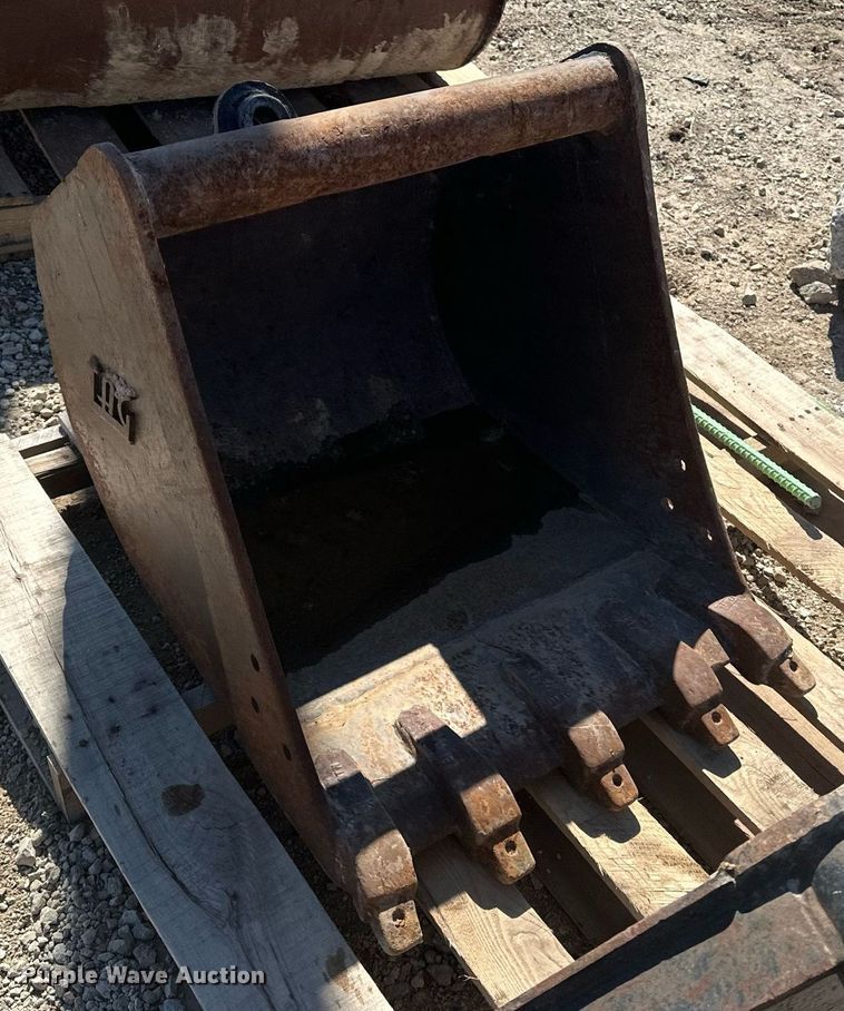 image for item DF8467 2014 Takeuchi TB260 mini excavator