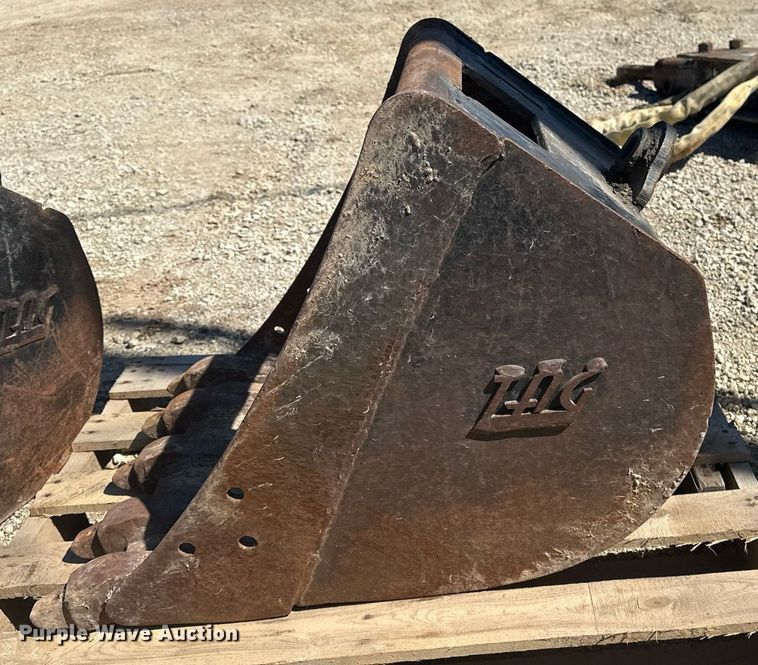 image for item DF8467 2014 Takeuchi TB260 mini excavator