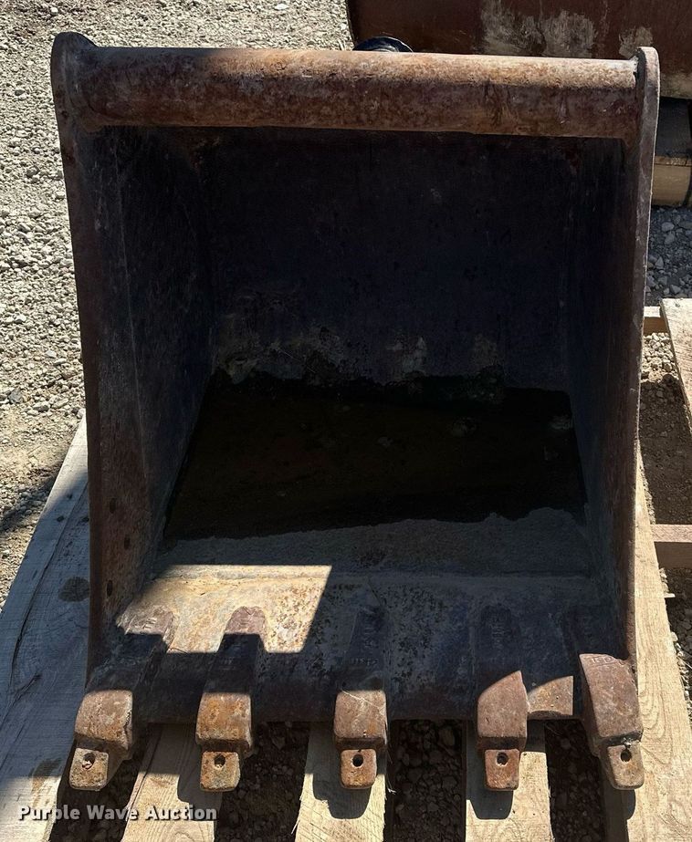 image for item DF8467 2014 Takeuchi TB260 mini excavator